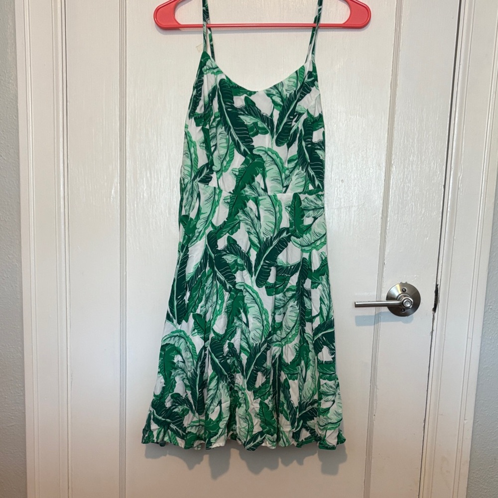 Old Navy Green Leaf Pattern Fit and Flare Dress Size S